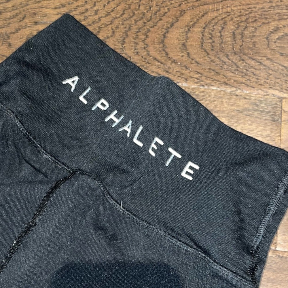 2 Alphalete leggings